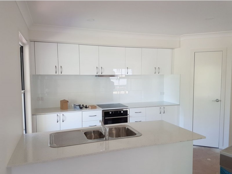 8 Harrison Street, North Ipswich QLD 4305