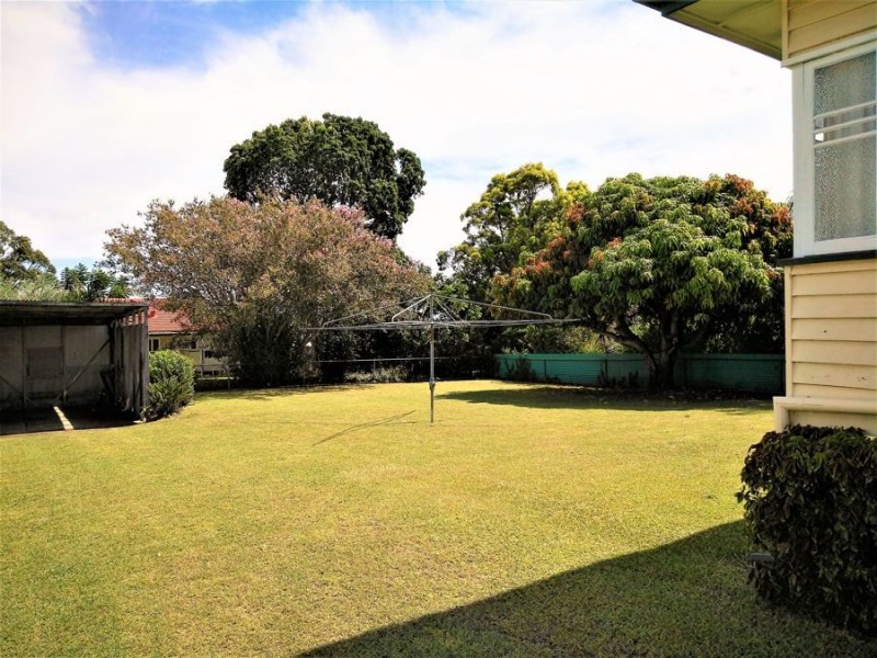 13 Morris Street, Silkstone QLD 4304