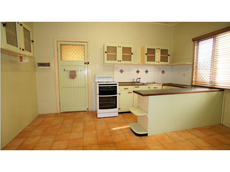 13 Morris Street, Silkstone QLD 4304