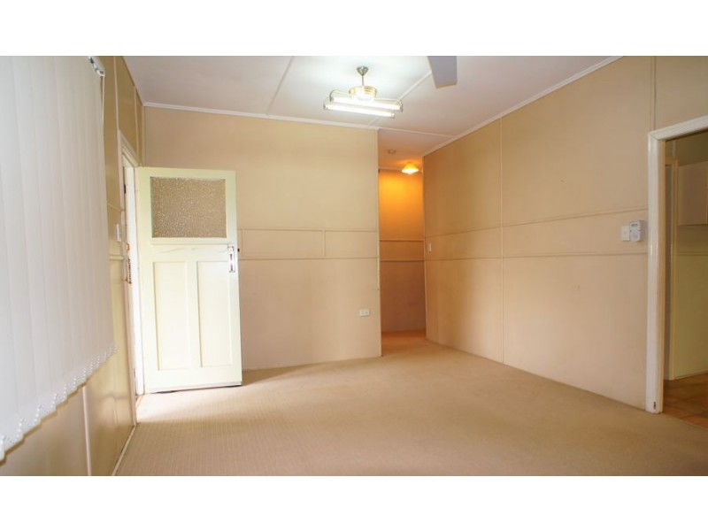 13 Morris Street, Silkstone QLD 4304