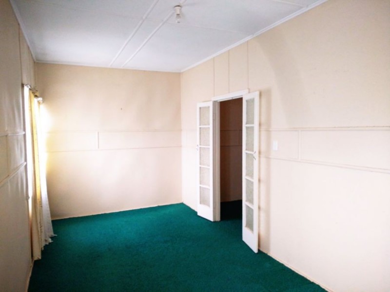 13 Morris Street, Silkstone QLD 4304