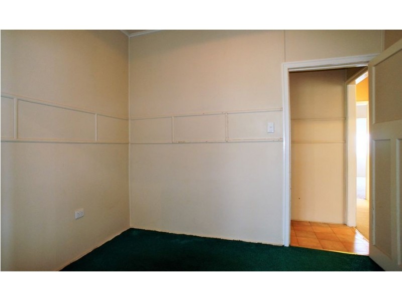 13 Morris Street, Silkstone QLD 4304