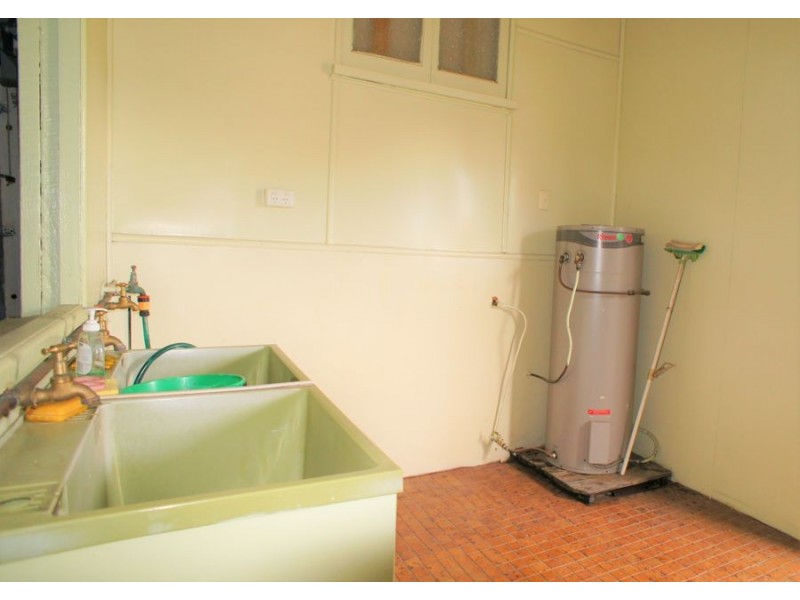 13 Morris Street, Silkstone QLD 4304