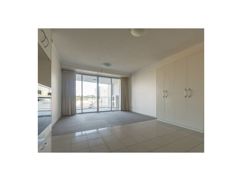 502 11 Ellenborough Street, Woodend QLD 4305