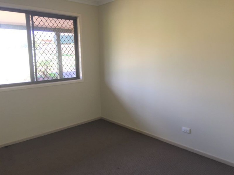 30 Burgoyne Street, Bundamba QLD 4304