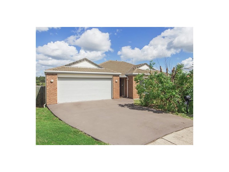 8 Jonathon Place, Flinders View QLD 4305
