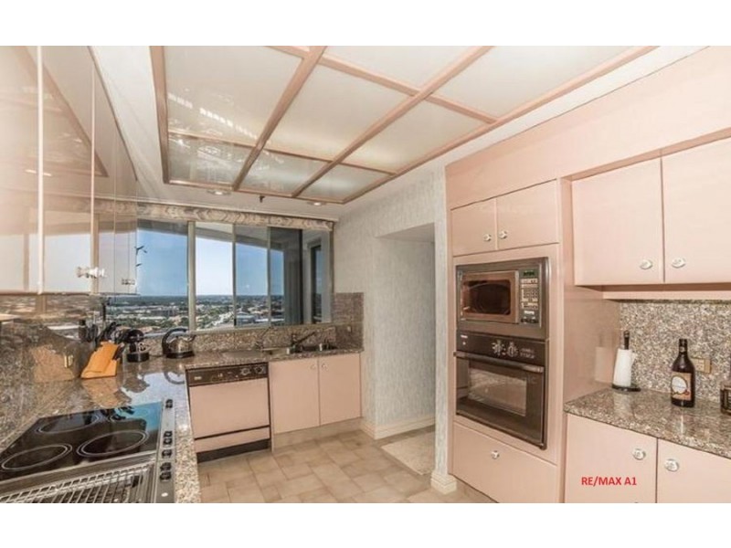 33/19 Oatland Esplanade, Runaway Bay QLD 4216