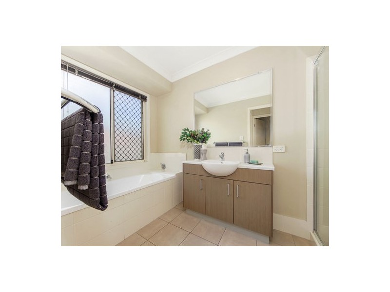 5 Josh Court, Flinders View QLD 4305