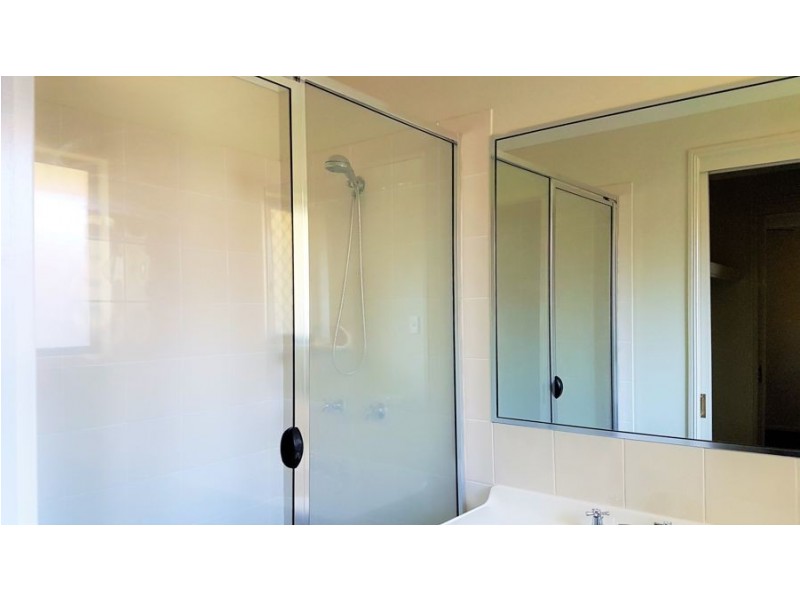 18 Lyrebird Lane, Bellbird Park, Bellbird Park QLD 4300