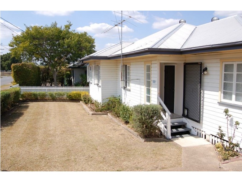101 Blackstone Road, Silkstone QLD 4304