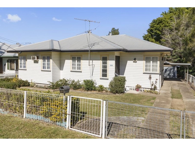101 Blackstone Road, Silkstone QLD 4304