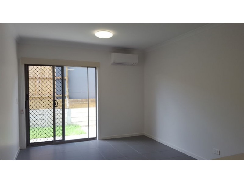 127 Napier Circuit, Silkstone QLD 4304