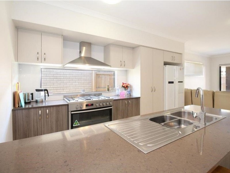 27 Lillypilly Drive, Ripley QLD 4306