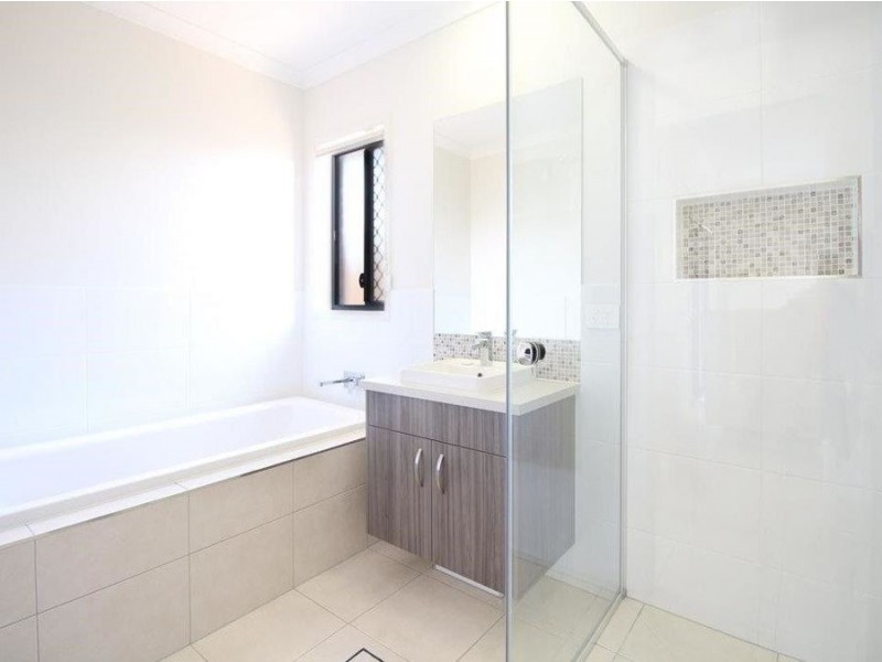 27 Lillypilly Drive, Ripley QLD 4306