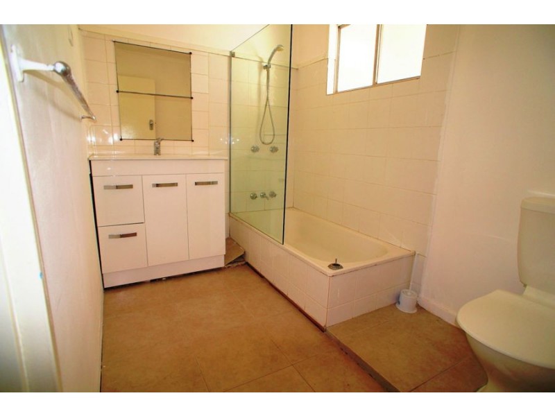 18 Farr Street, East Ipswich QLD 4305