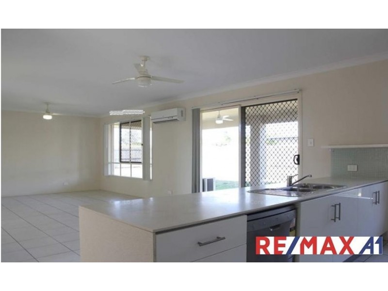 12 Iris Court, Yamanto QLD 4305