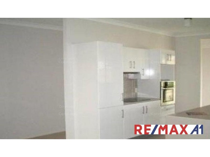 16 Iris Court, Yamanto QLD 4305