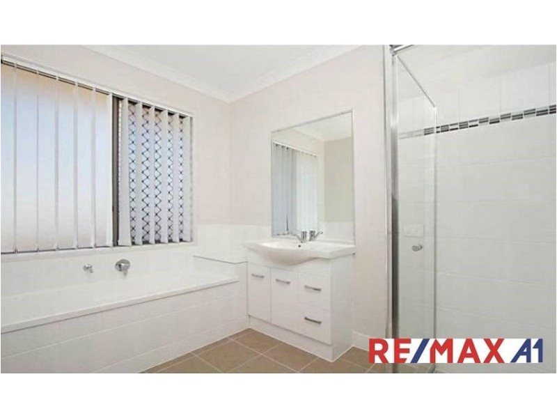 6 Figtree Court, Yamanto QLD 4305