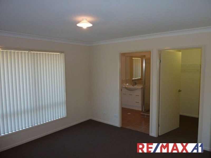 6 Figtree Court, Yamanto QLD 4305