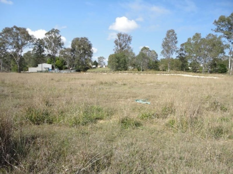 13 East Owen Street, Raceview QLD 4305