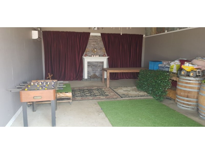Peak Crossing QLD 4306
