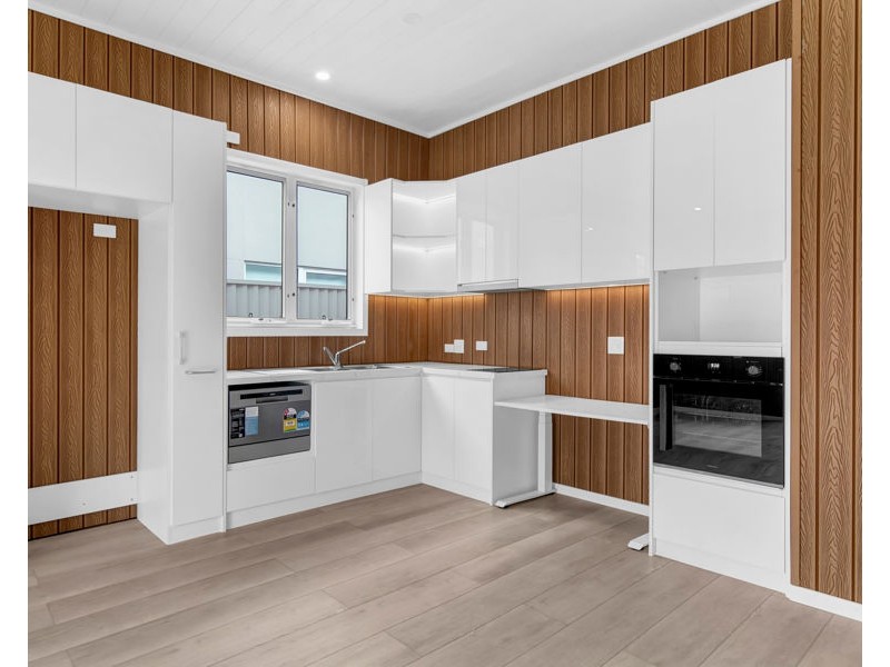 81 Brisbane Road, Bundamba QLD 4304