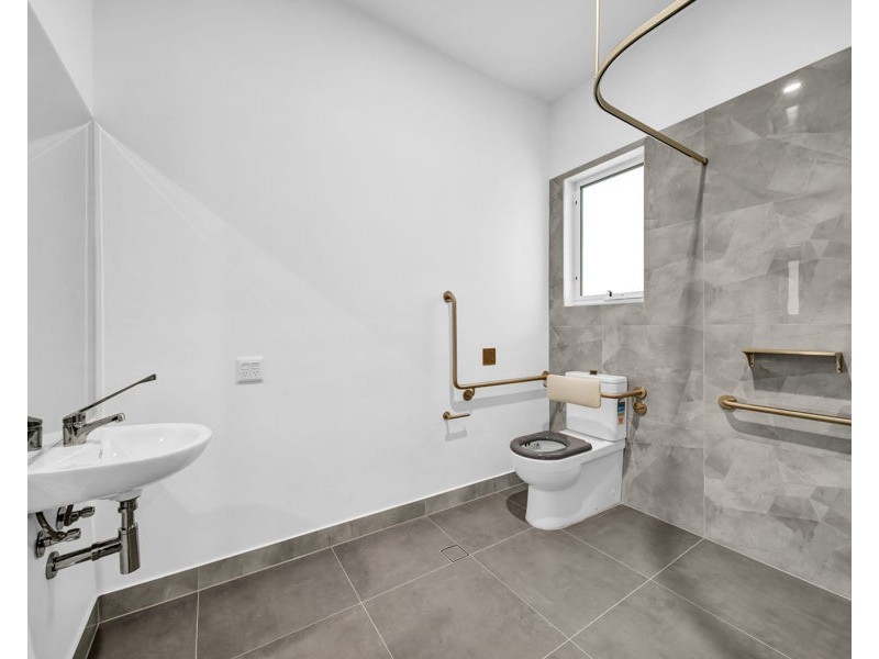 81 Brisbane Road, Bundamba QLD 4304