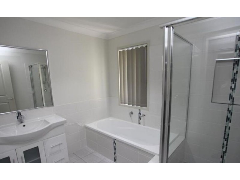 8 Macbride Court, Collingwood Park QLD 4301