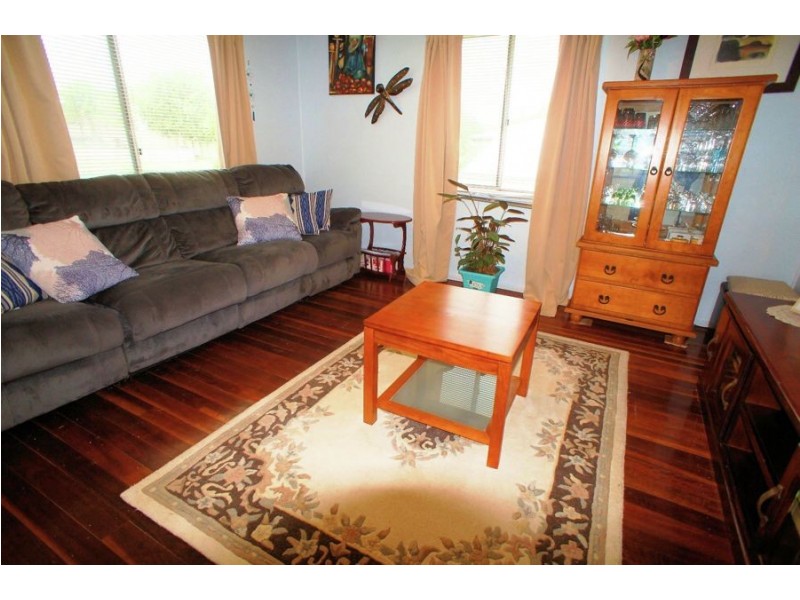 23 Vivian St, Eastern Heights QLD 4305