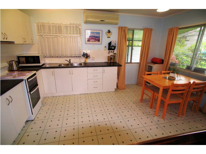 23 Vivian St, Eastern Heights QLD 4305