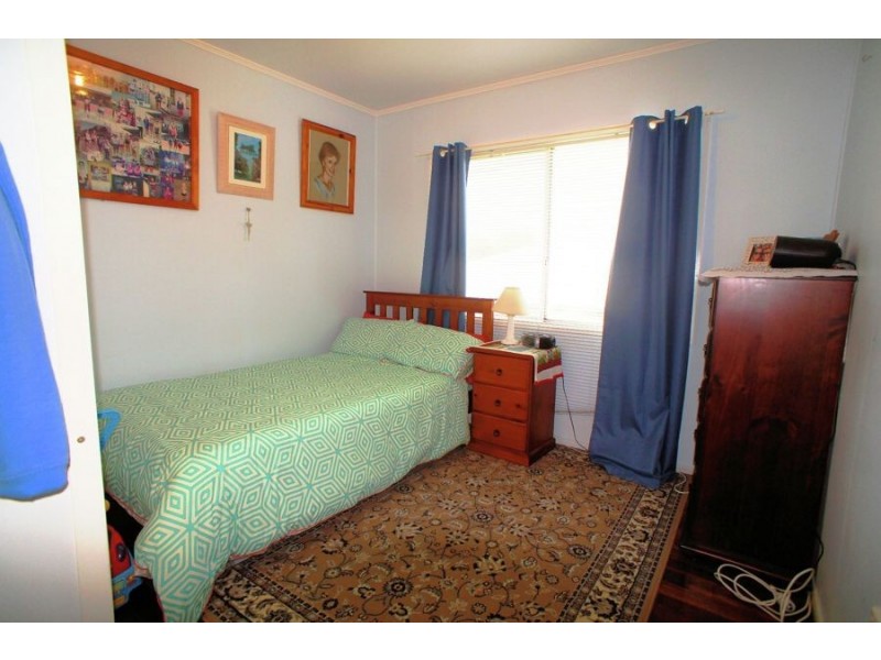 23 Vivian St, Eastern Heights QLD 4305