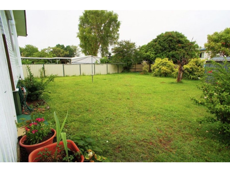 23 Vivian St, Eastern Heights QLD 4305