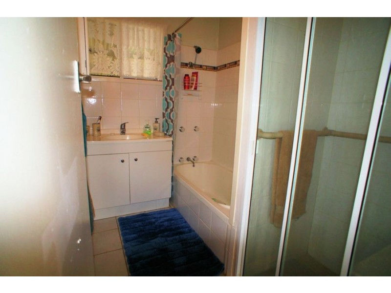 23 Vivian St, Eastern Heights QLD 4305