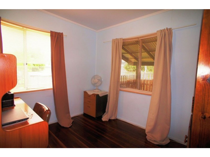 23 Vivian St, Eastern Heights QLD 4305