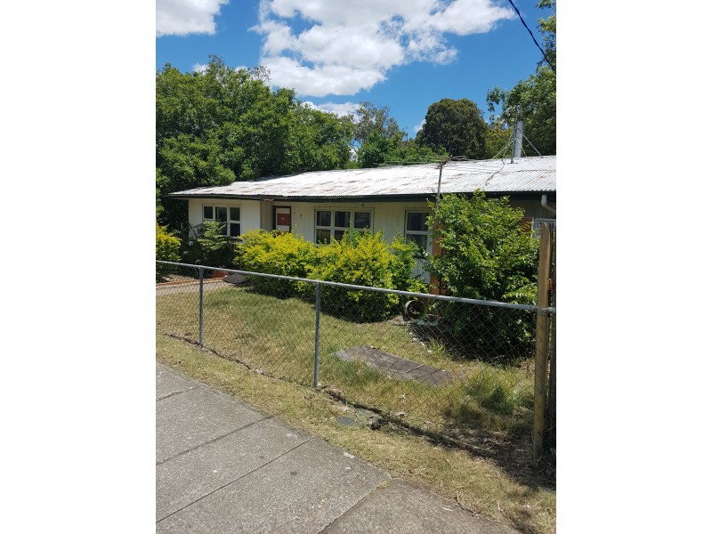 7 MINE STREET, Redbank QLD 4301