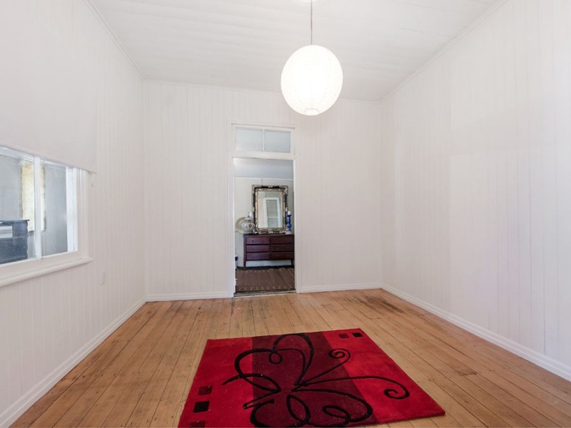 2A Ferguson Street, North Ipswich QLD 4305