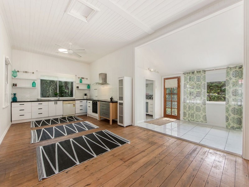 2A Ferguson Street, North Ipswich QLD 4305