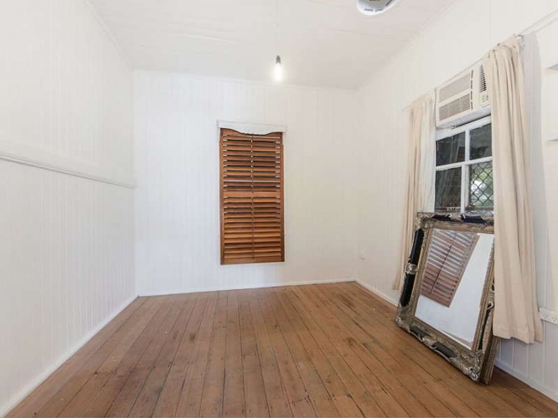 2A Ferguson Street, North Ipswich QLD 4305