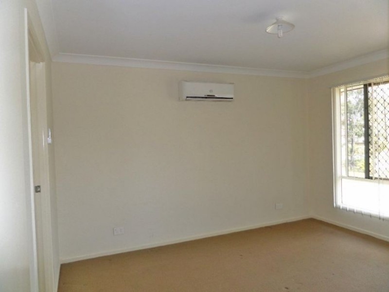 86 High Street, Blackstone QLD 4304