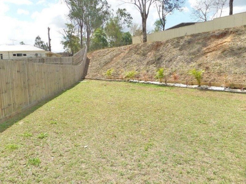 86 High Street, Blackstone QLD 4304