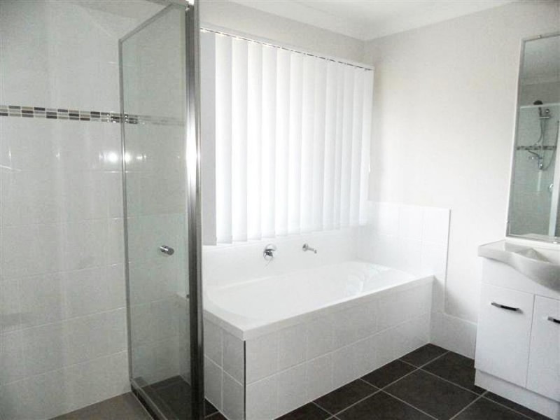88 High Street, Blackstone QLD 4304