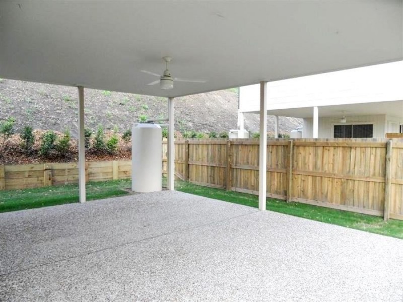 88 High Street, Blackstone QLD 4304