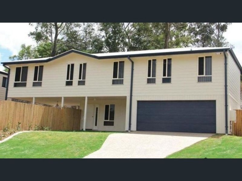 90 High Street, Blackstone QLD 4304