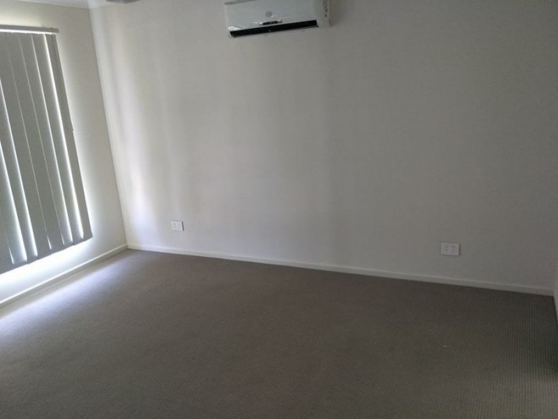 90 High Street, Blackstone QLD 4304
