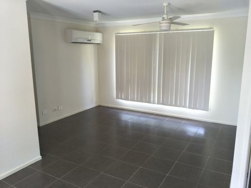 90 High Street, Blackstone QLD 4304