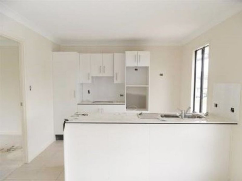 94 High Street, Blackstone QLD 4304