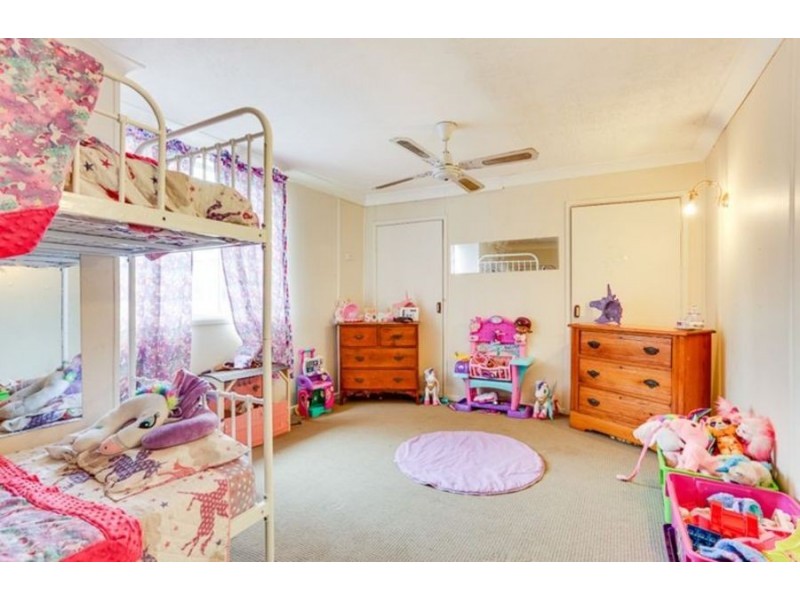 14 Shirley Street, Ipswich QLD 4305