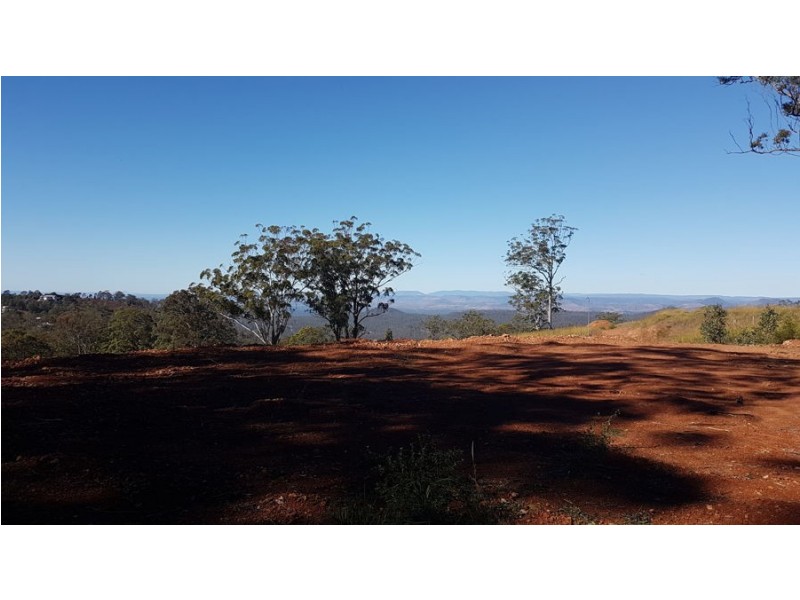 40 Escarpment Avenue, Cabarlah QLD 4352