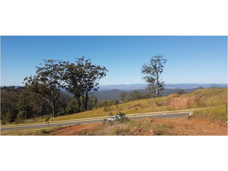 40 Escarpment Avenue, Cabarlah QLD 4352