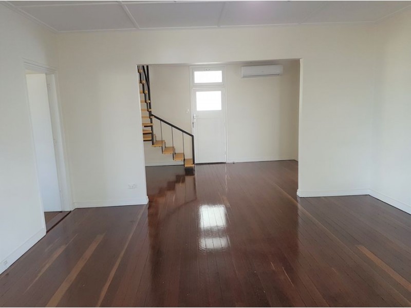 112 Blackall Street, Ipswich QLD 4305